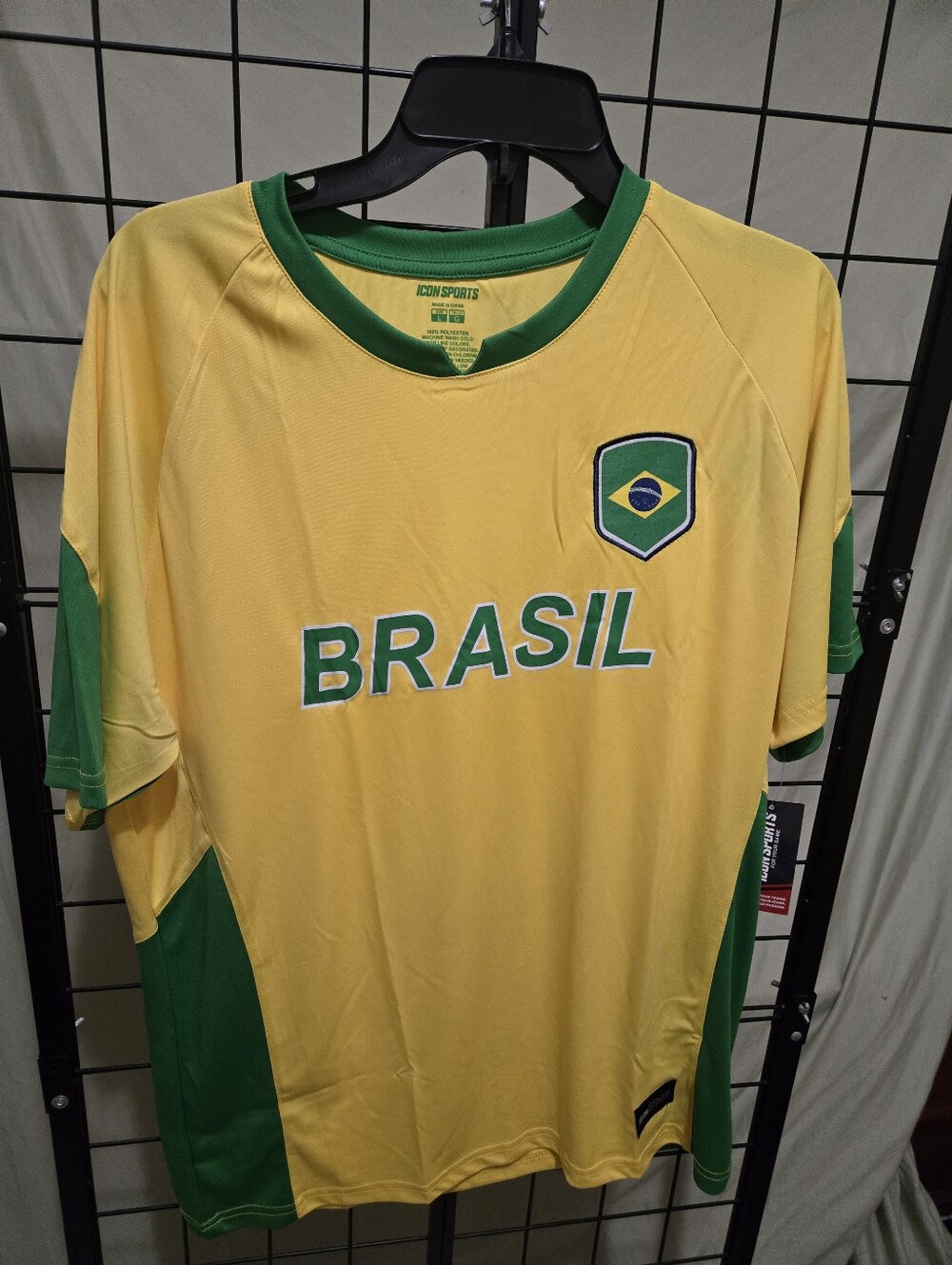 Icon Sports Mens Brazil Soccer Football Jersey Fan Shirt Yellow Green Size Large